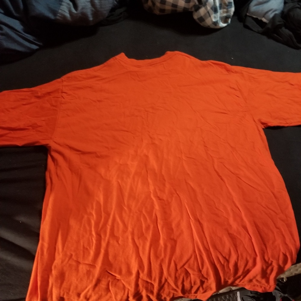 T-Shirt - Picture 3 of 3